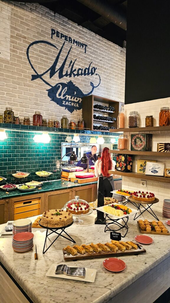 Canopy by Hilton Zagreb, ReUnion restaurant