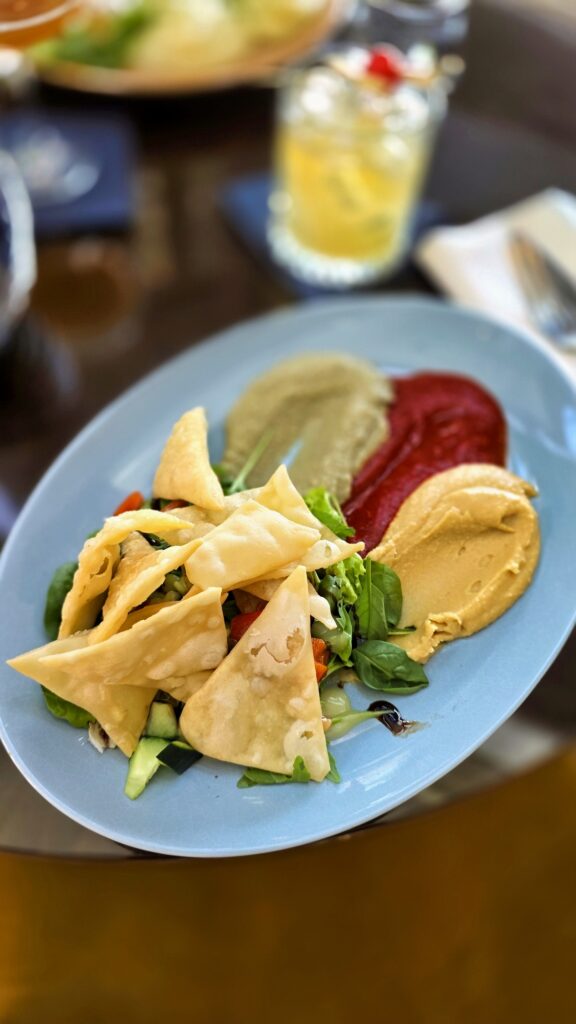 Levant salata Canopy by Hilton